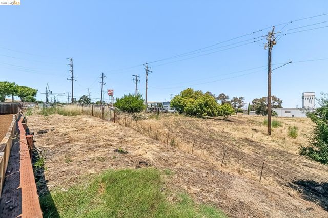 50 Sharon Dr, Bay Point, CA 94565