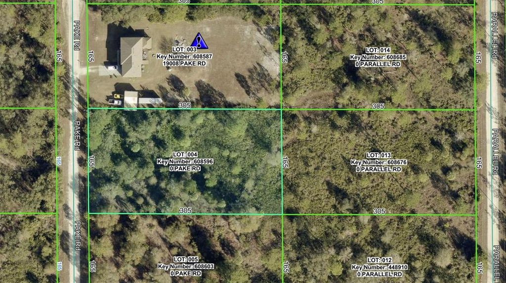 Image 2 of property listing at 18484 PAKE ROAD, Weeki Wachee, FL 34614
