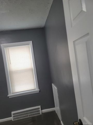 13881 Carlisle Street, Detroit, MI 48205