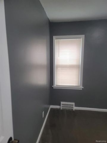 13881 Carlisle Street, Detroit, MI 48205