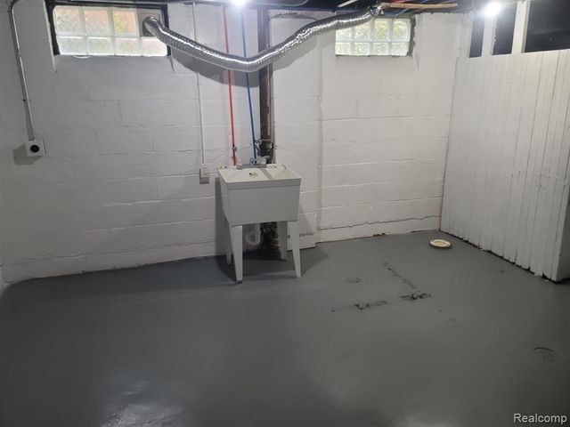 13881 Carlisle Street, Detroit, MI 48205