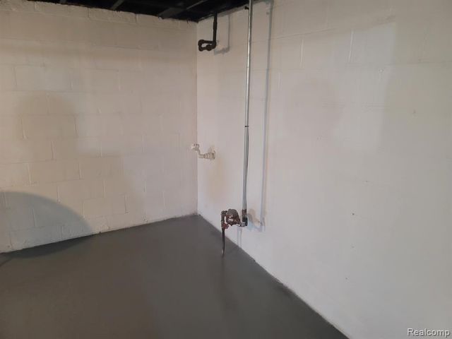 13881 Carlisle Street, Detroit, MI 48205