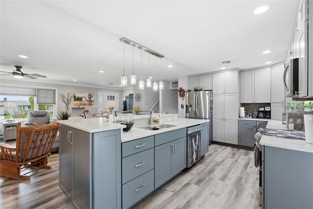 120 28th Street, Marion, IA 52302