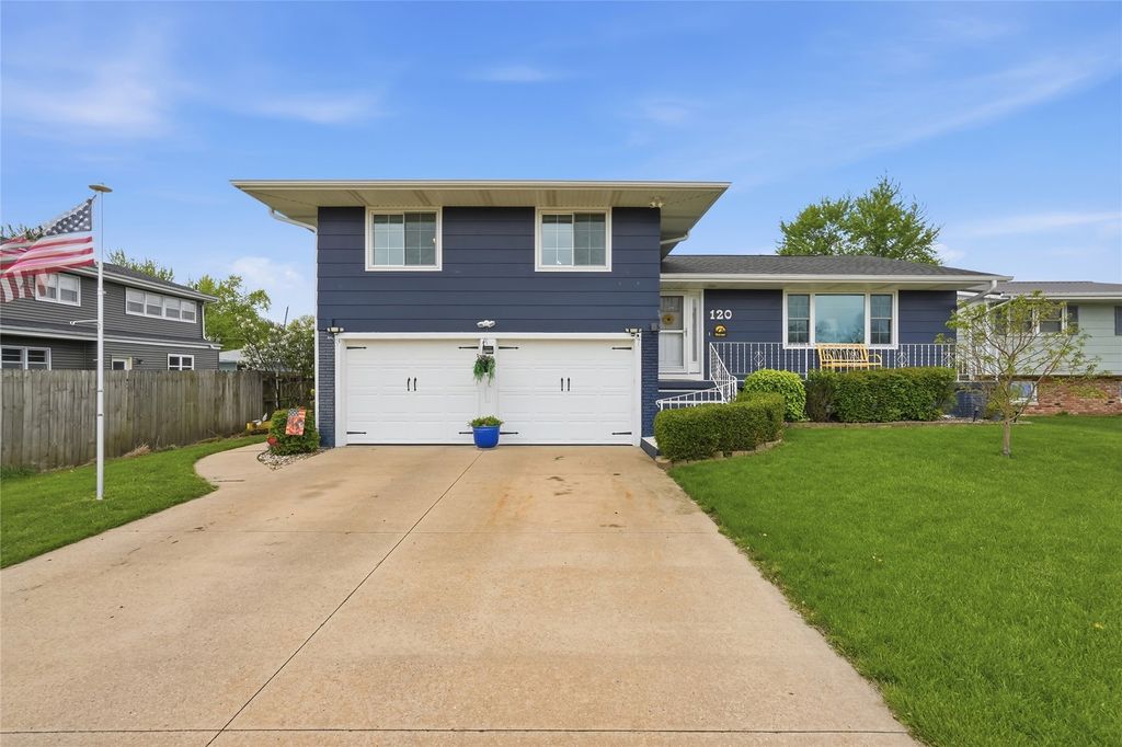 120 28th Street, Marion, IA 52302