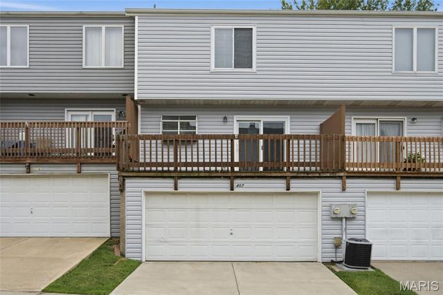 407 King Drive G, St Charles, MO 63303