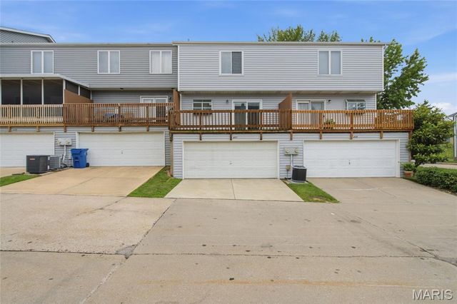 407 King Drive G, St Charles, MO 63303