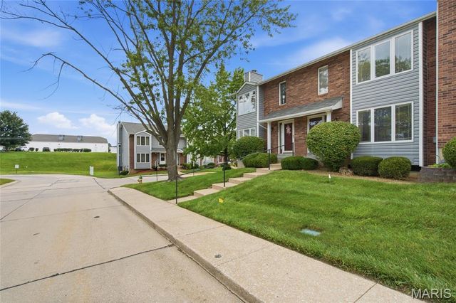 407 King Drive G, St Charles, MO 63303