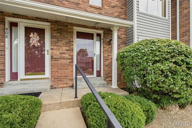 407 King Drive G, St Charles, MO 63303