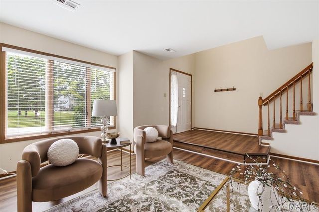 407 King Drive G, St Charles, MO 63303