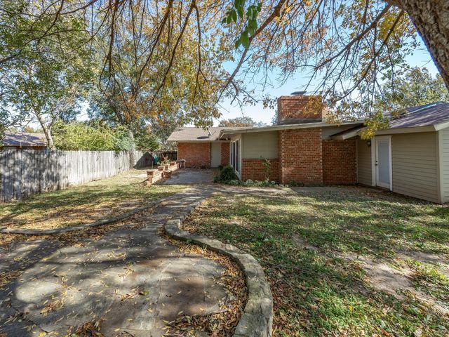 1104 Coffield Street, Bowie, TX 76230