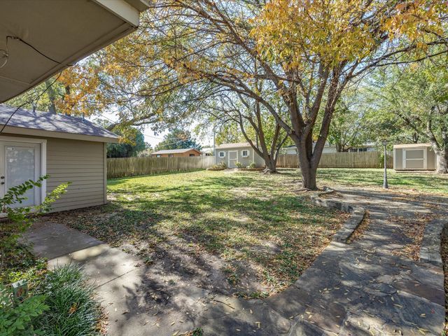 1104 Coffield Street, Bowie, TX 76230