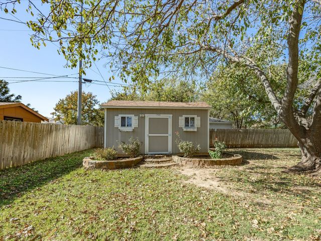 1104 Coffield Street, Bowie, TX 76230