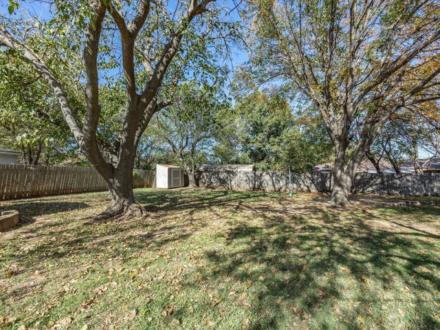 1104 Coffield Street, Bowie, TX 76230