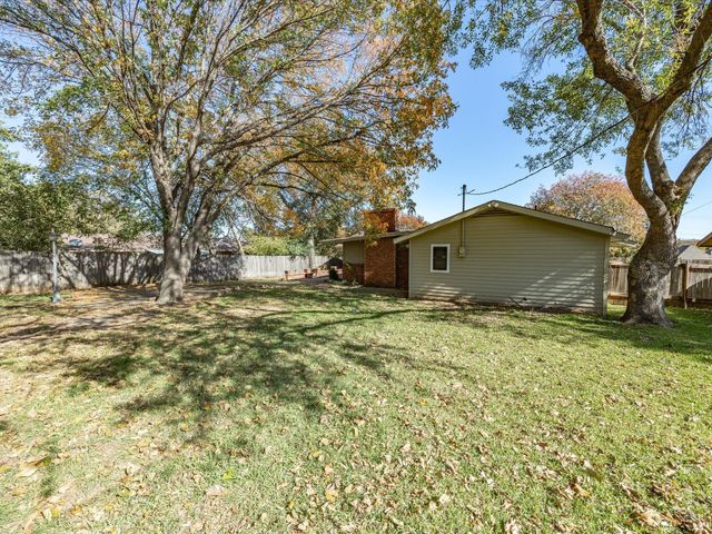 1104 Coffield Street, Bowie, TX 76230