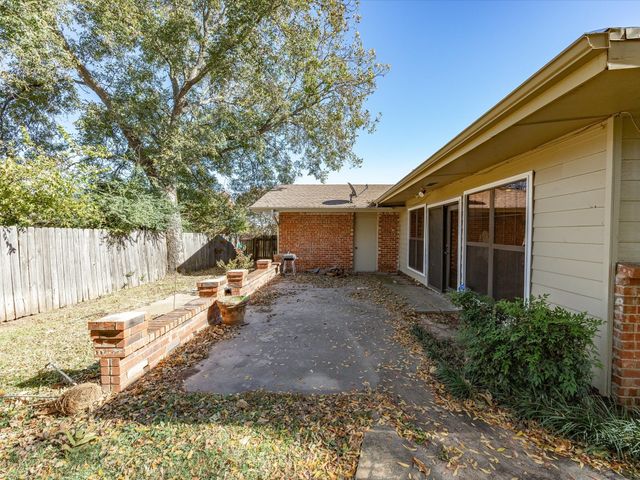 1104 Coffield Street, Bowie, TX 76230
