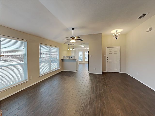 10545 Splitridge Court, Fort Worth, TX 76108