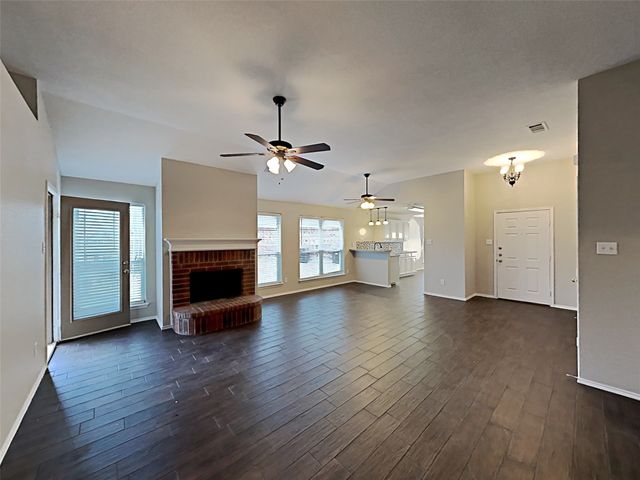 10545 Splitridge Court, Fort Worth, TX 76108