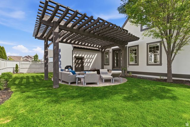 10332 S SALMON DR, South Jordan, UT 84009