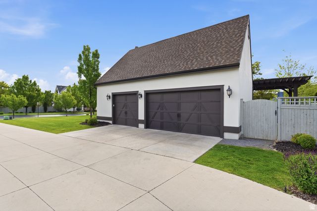 10332 S SALMON DR, South Jordan, UT 84009