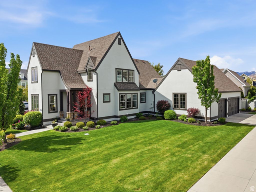 10332 S SALMON DR, South Jordan, UT 84009