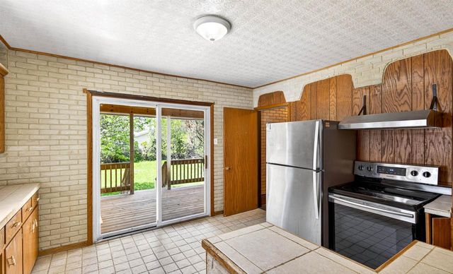 355 OAK STREET, Menasha, WI 54952