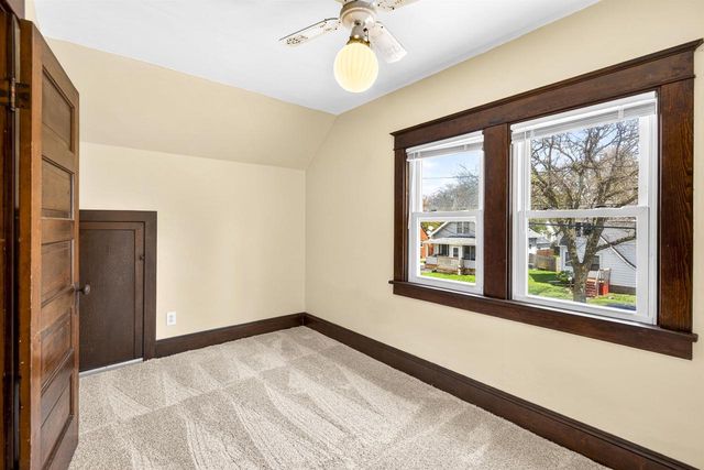 355 OAK STREET, Menasha, WI 54952