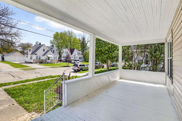 355 OAK STREET, Menasha, WI 54952