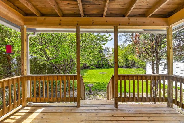 355 OAK STREET, Menasha, WI 54952