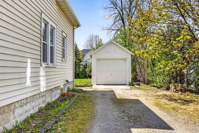 355 OAK STREET, Menasha, WI 54952
