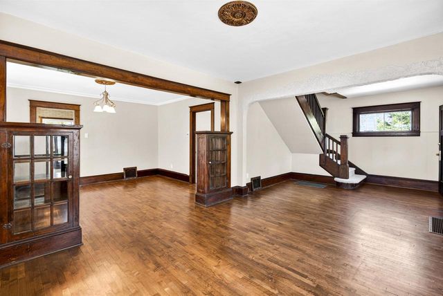 355 OAK STREET, Menasha, WI 54952