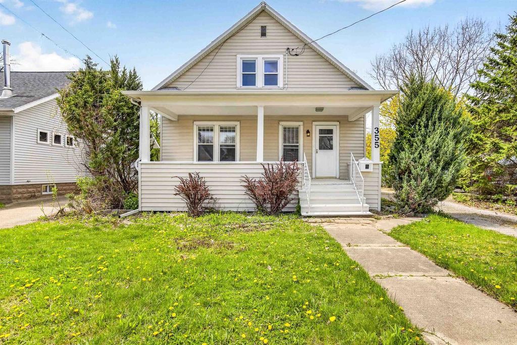 355 OAK STREET, Menasha, WI 54952