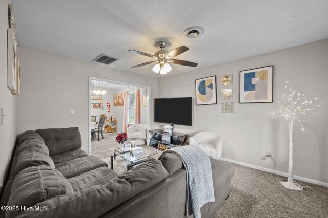 104 Ponderosa Drive, Jacksonville, NC 28540