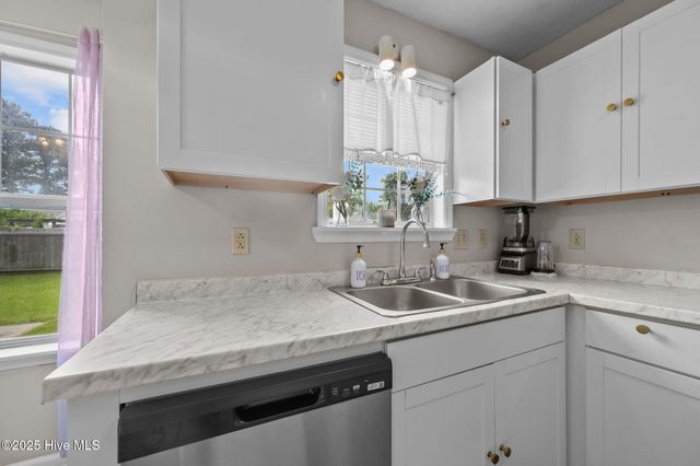 104 Ponderosa Drive, Jacksonville, NC 28540