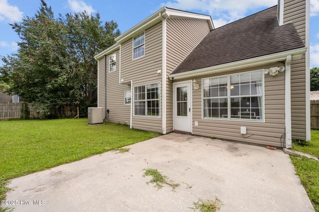 104 Ponderosa Drive, Jacksonville, NC 28540
