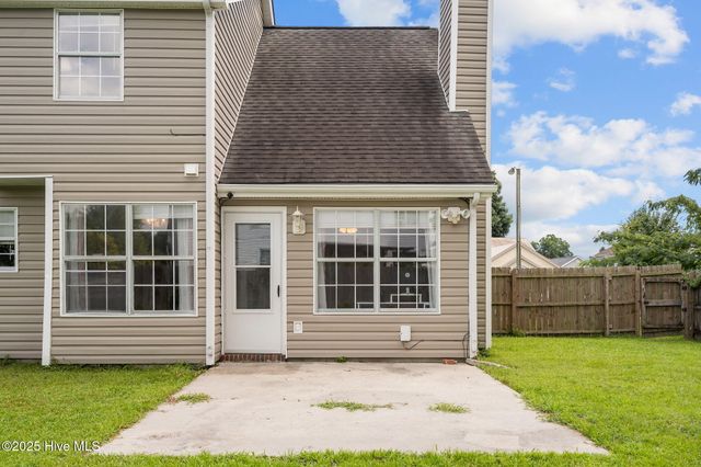 104 Ponderosa Drive, Jacksonville, NC 28540