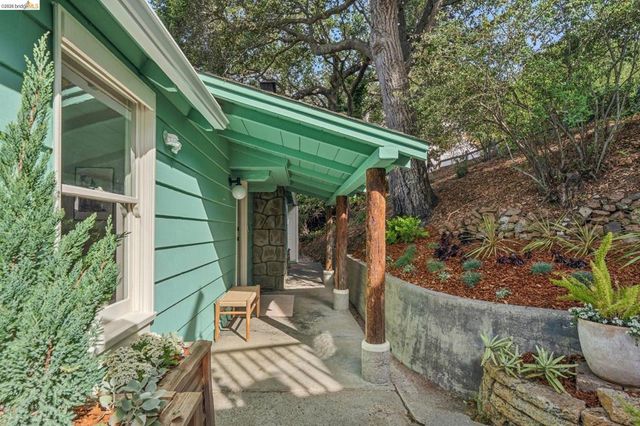 943 Glendome Circle, Oakland, CA 94602