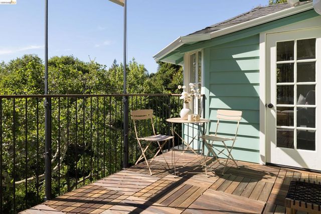 943 Glendome Circle, Oakland, CA 94602