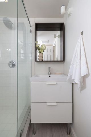 943 Glendome Circle, Oakland, CA 94602