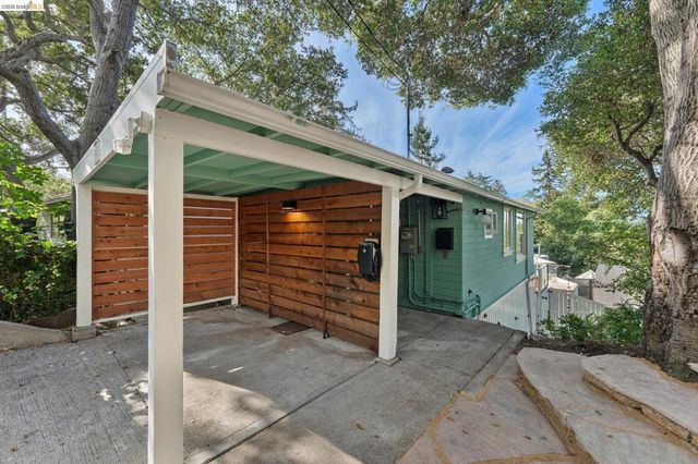 943 Glendome Circle, Oakland, CA 94602