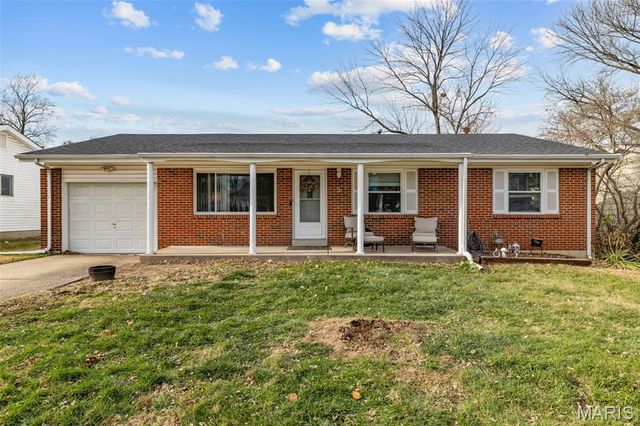 5 Saint Mark Drive, St Peters, MO 63376