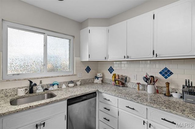 5 Saint Mark Drive, St Peters, MO 63376