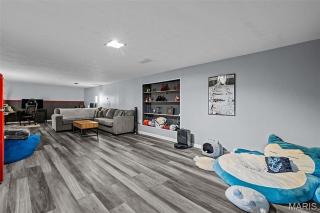 5 Saint Mark Drive, St Peters, MO 63376