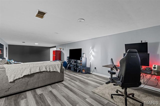 5 Saint Mark Drive, St Peters, MO 63376