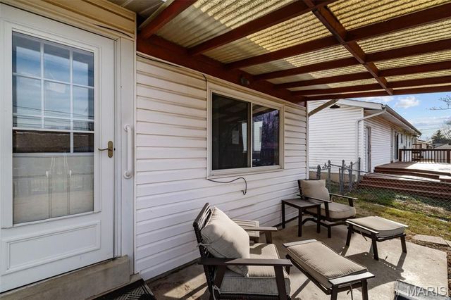 5 Saint Mark Drive, St Peters, MO 63376