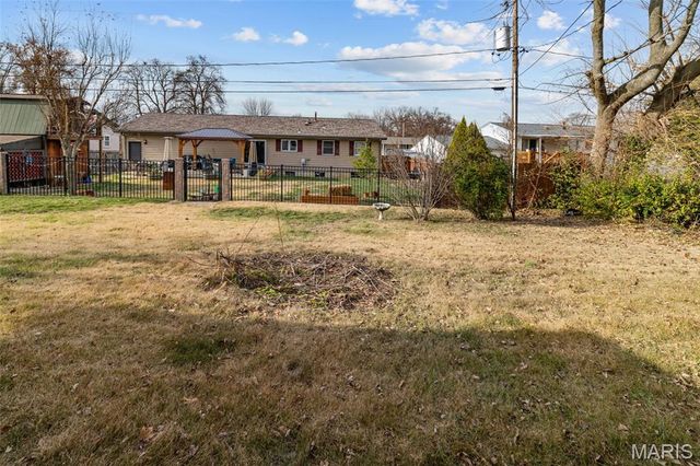 5 Saint Mark Drive, St Peters, MO 63376