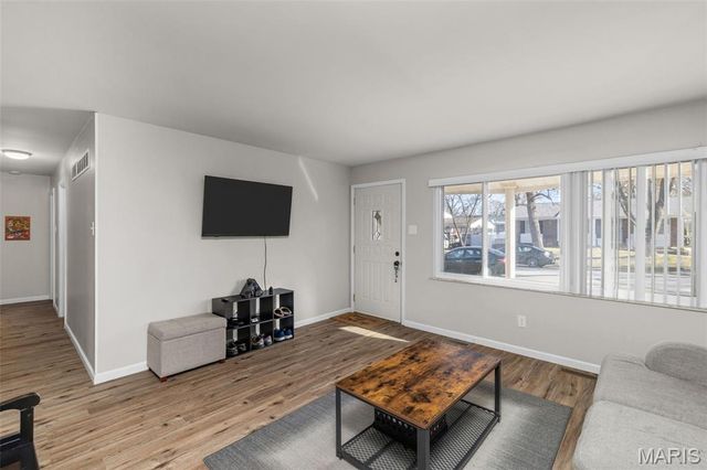 5 Saint Mark Drive, St Peters, MO 63376