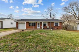 5 Saint Mark Drive, St Peters, MO 63376
