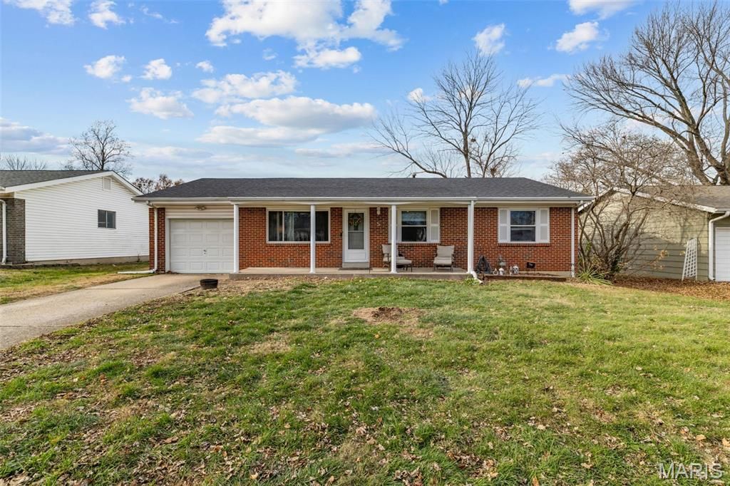 5 Saint Mark Drive, St Peters, MO 63376