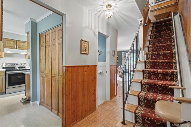 158 Rolling Way, Peekskill, NY 10566