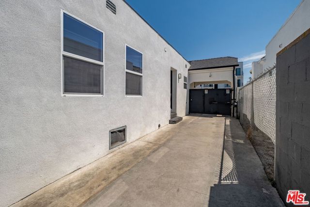 3021 Wellington Road, Los Angeles, CA 90016